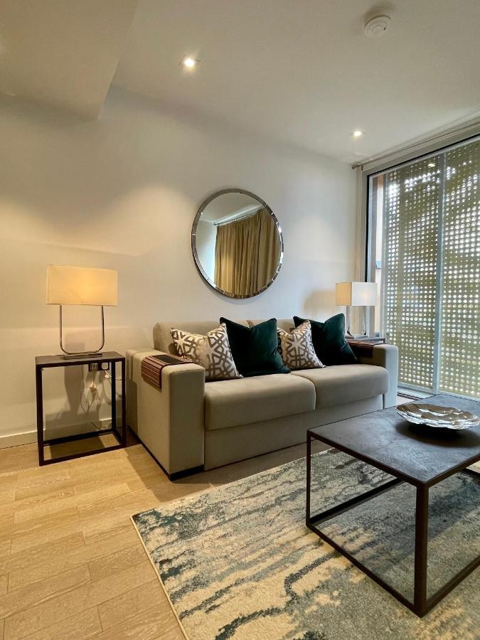 Battersea Power Station Living Apartment ลอนดอน ภายนอก รูปภาพ